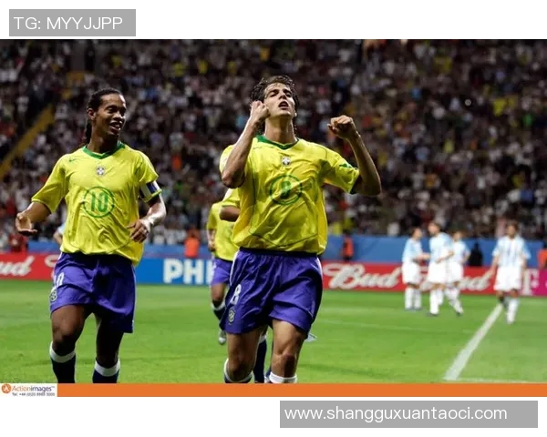 孤独的绿茵传奇：揭秘那些远离社交生活的足球明星们